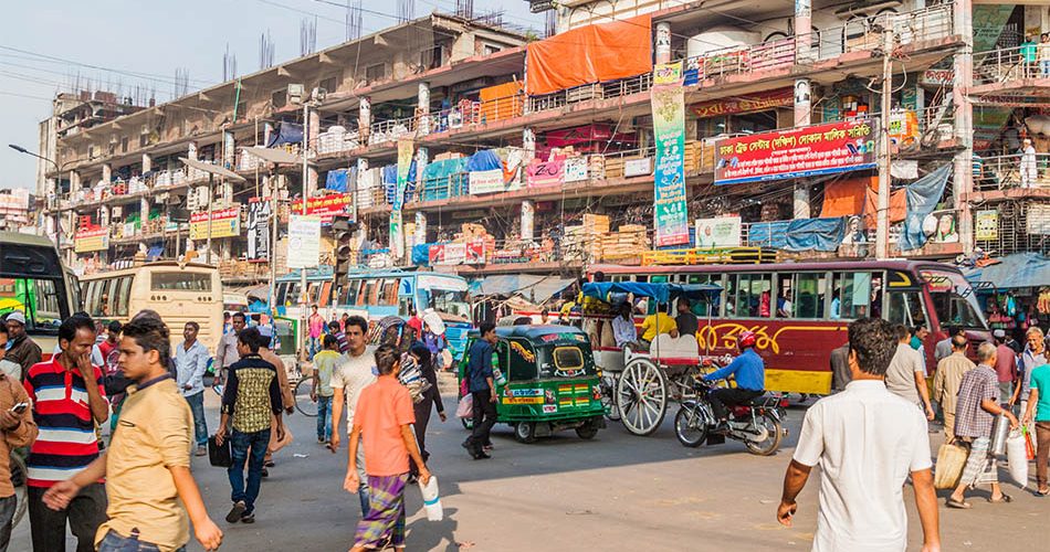 Bangladesh is one of the most populated and untapped markets for ride-hailing companies like Go-Jek. Image credit to 123rf.com.cn.