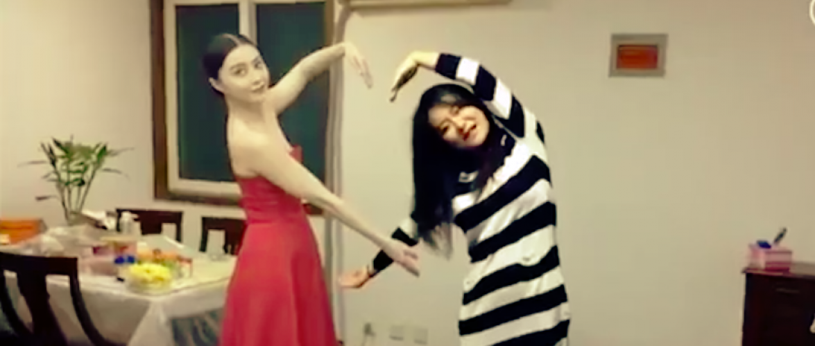 Tmall users could take photos with stars at home. Screenshot from video.