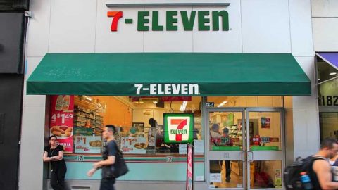 7-Eleven is Japan's largest convenience store chain operator. Image credit to 123rf.com.cn.