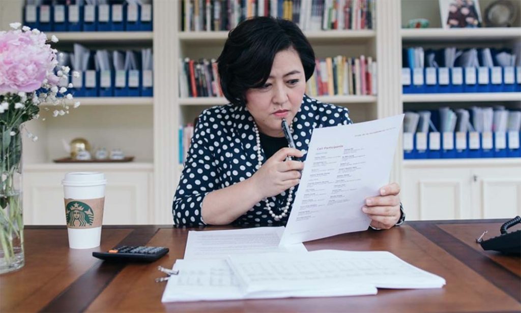 Image from https://www.ozy.com/provocateurs/the-woman-warren-buffett-of-china/69689