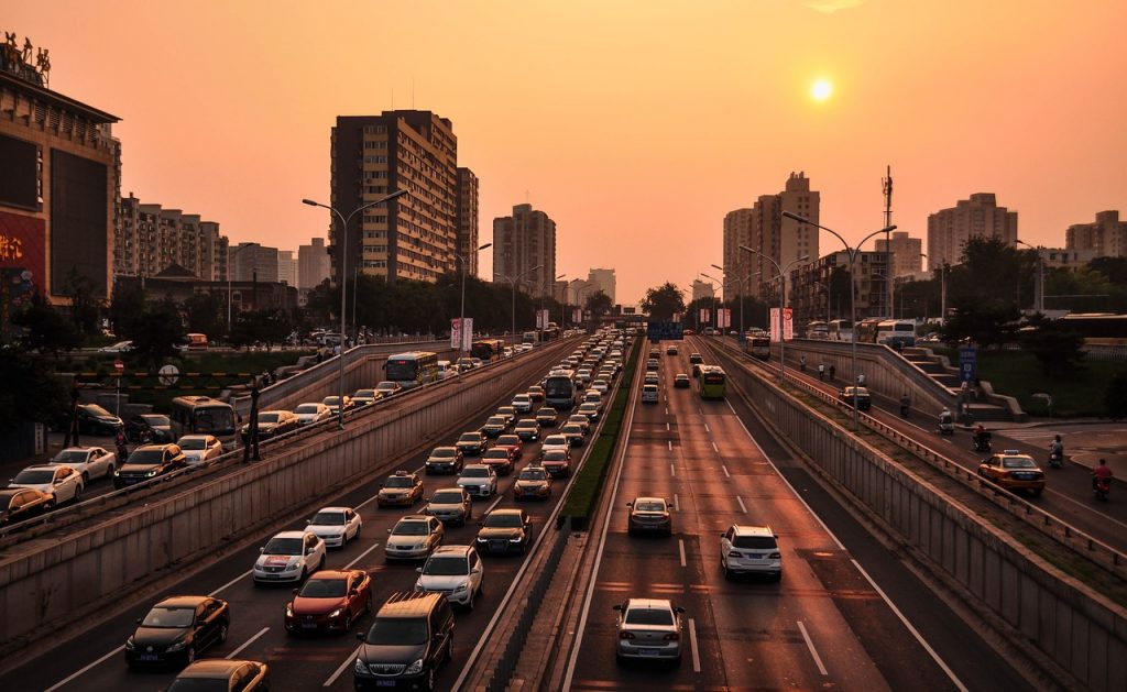 Three Chinese auto giants drive together into ride-sharing market in competition with Didi