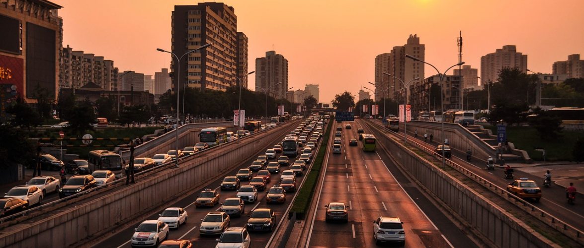 Three Chinese auto giants drive together into ride-sharing market in competition with Didi