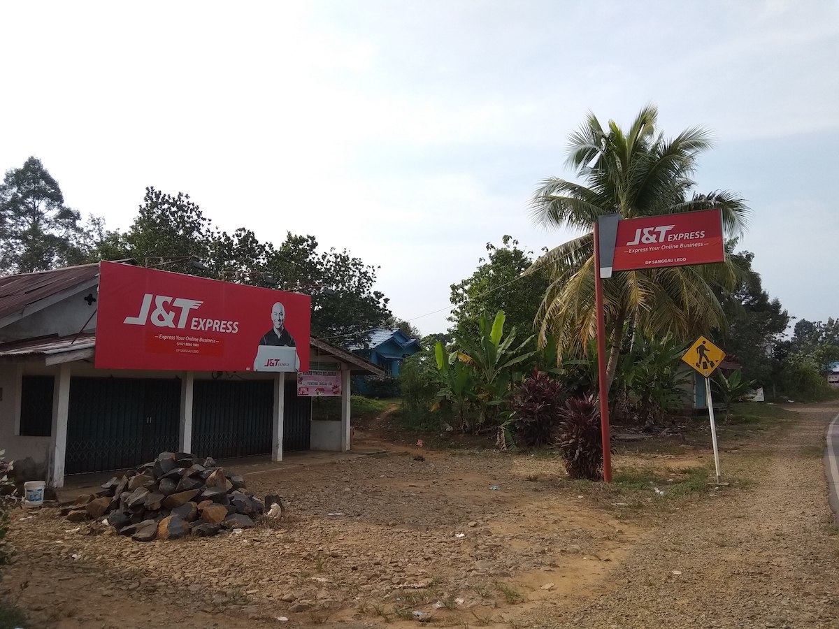 Last mile logistics in Indonesia with J&T and Exaq: two potential disruptors