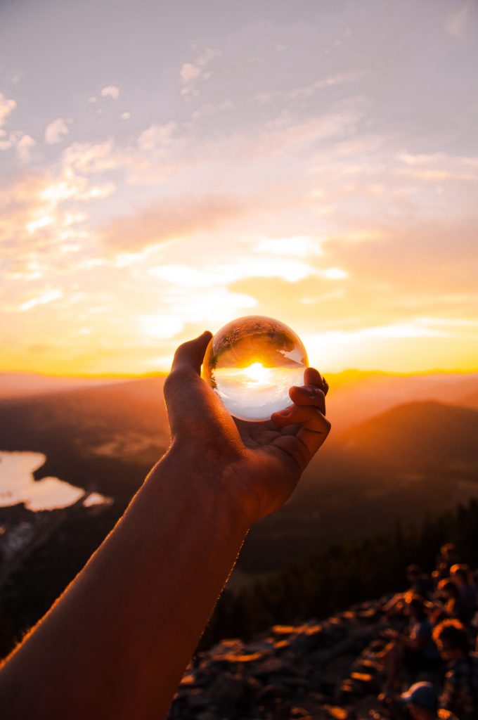 Today’s Tech Headlines: Gartner’s 2019 top ten tech predictions