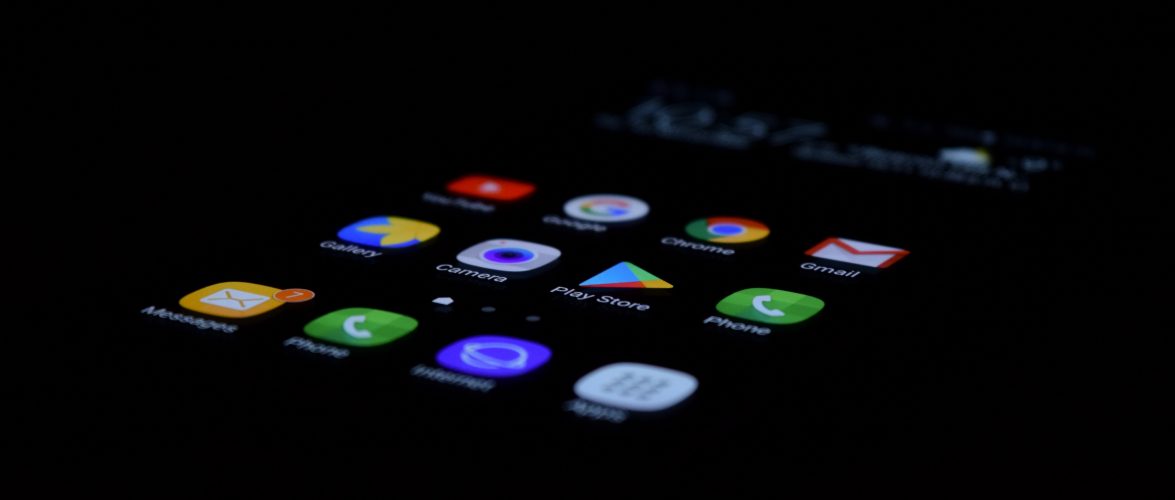 Today's Tech Headlines: An ode to Apple and a fight to pick