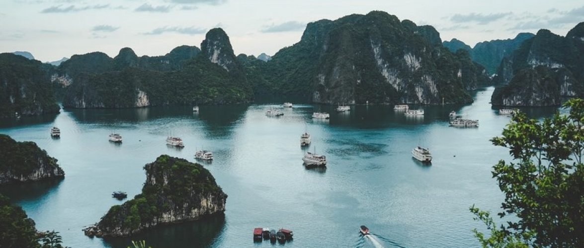 Vietnam strides towards cashless society with e-wallets boom