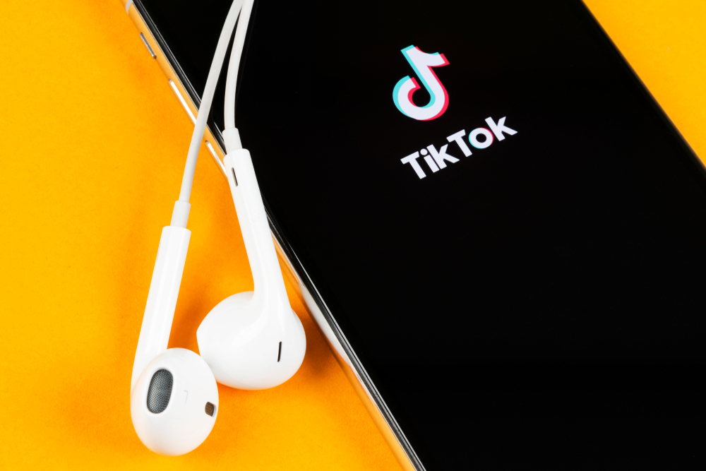 Touting better user stickiness than Facebook, TikTok looks for advertisers in the US