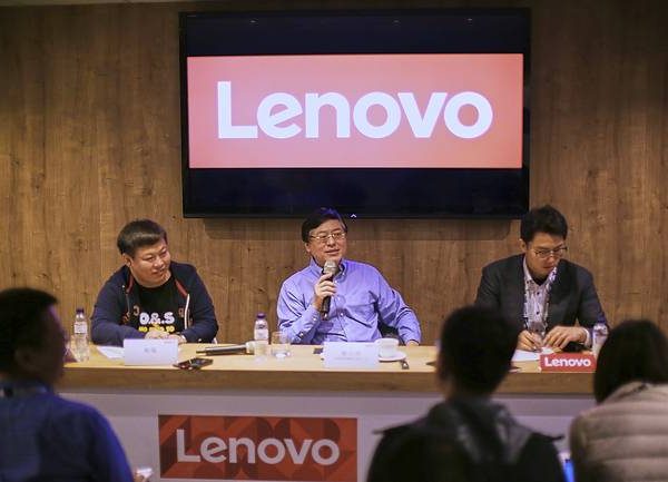 Lenovo CEO Yang scorns foldable phones saying “they only stand behind glass”