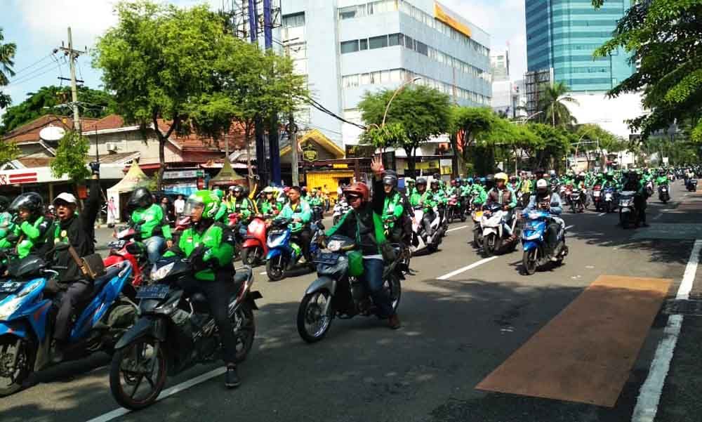 Indonesia sets minimum and maximum tariffs for on-demand motorcycle taxis