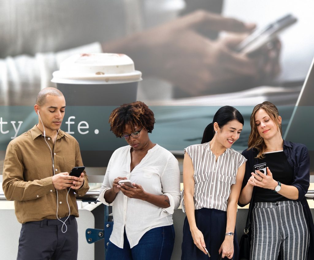 Chinese phone brands stand out amidst dwindling global shipments