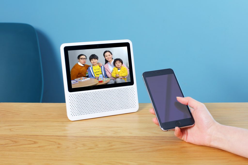 Baidu founder Robin Li says his firm shipped more smart screens than speakers in February
