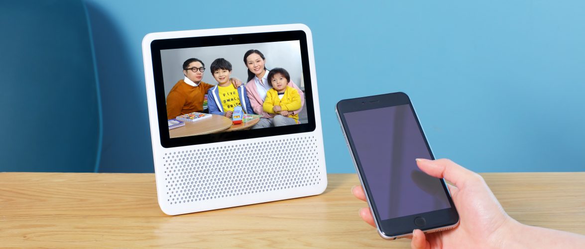 Baidu founder Robin Li says his firm shipped more smart screens than speakers in February