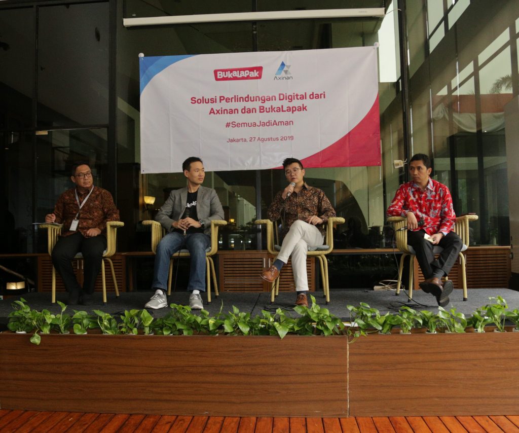 Singapore insurtech firm Axinan collaborates with Bukalapak on gadget insurance
