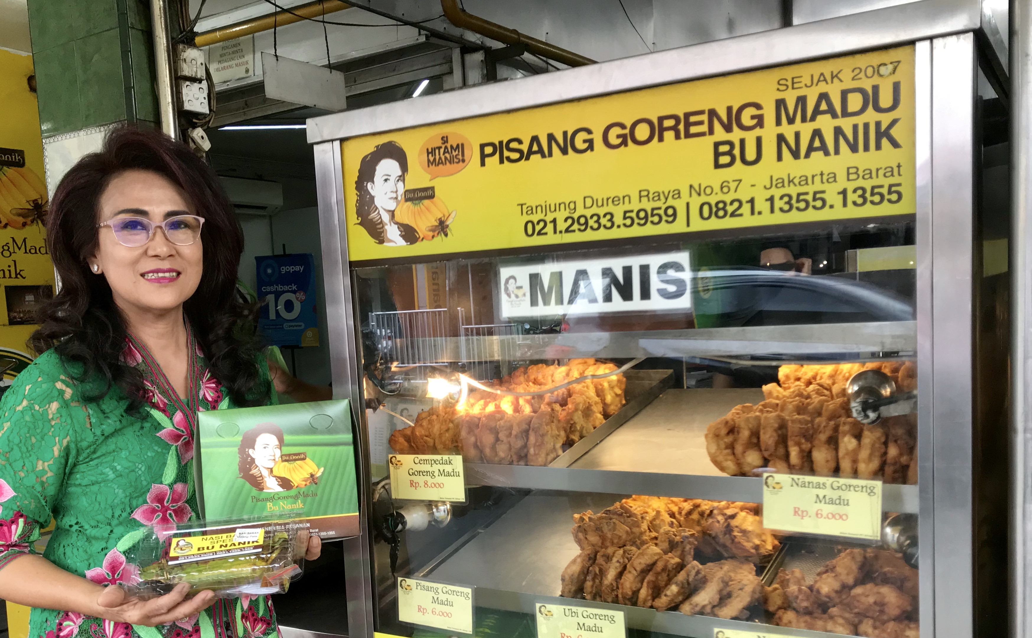 The woman behind Indonesia’s famous banana fritters rose from the Gojek-Grab battle: People of the Digital Economy
