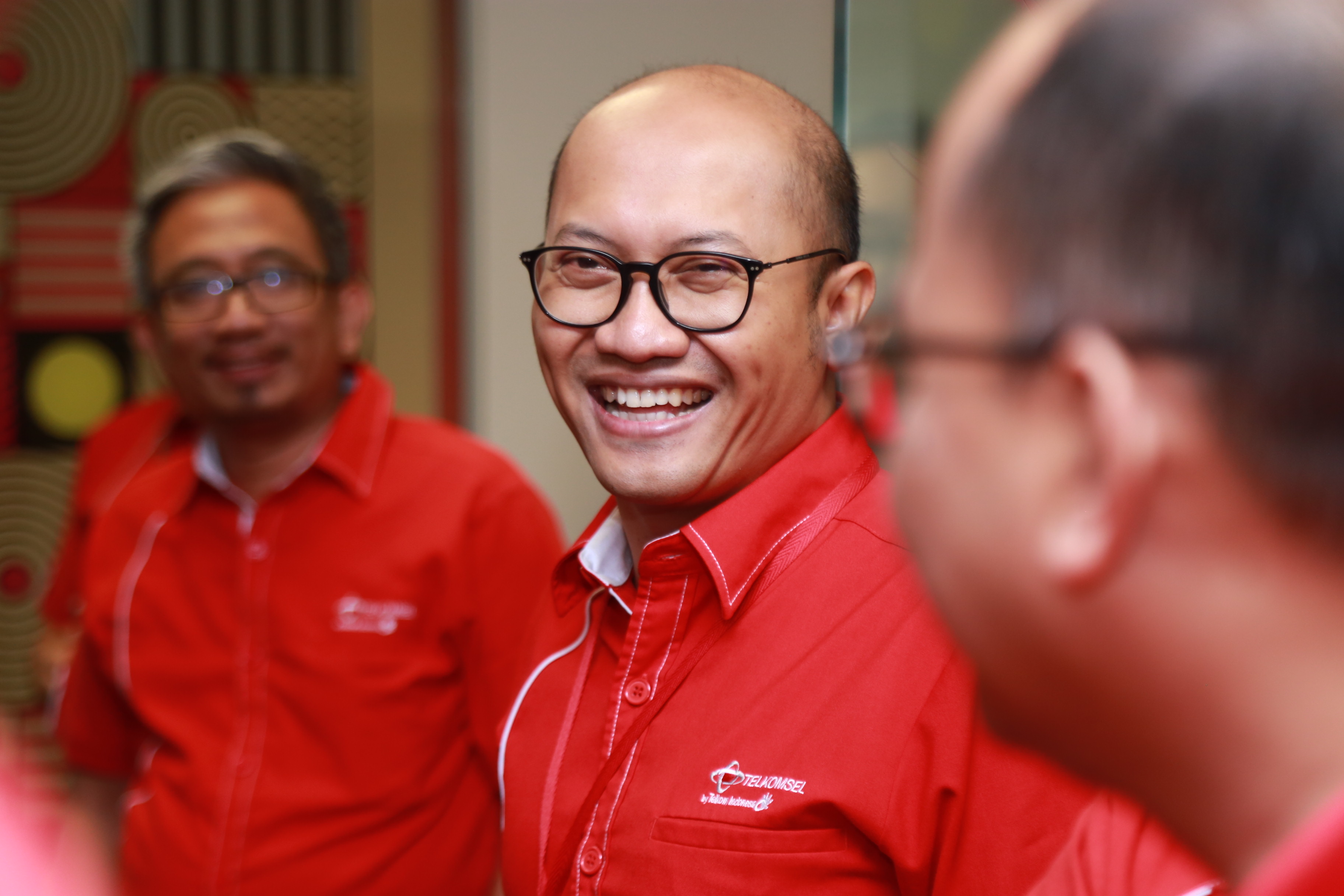 Telkom Indonesia and SingTel appoint new CEO and network director at Telkomsel