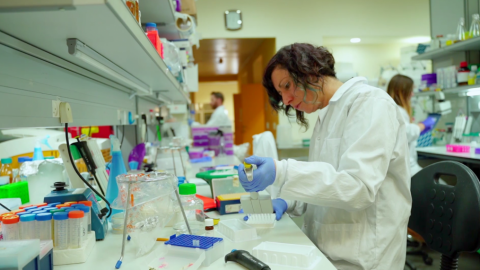 A scientist at the Migal Research Institute's lab, where researchers are working on developing a coronavirus vaccine. March 2020. Courtesy Migal Research Institute via NoCamels.