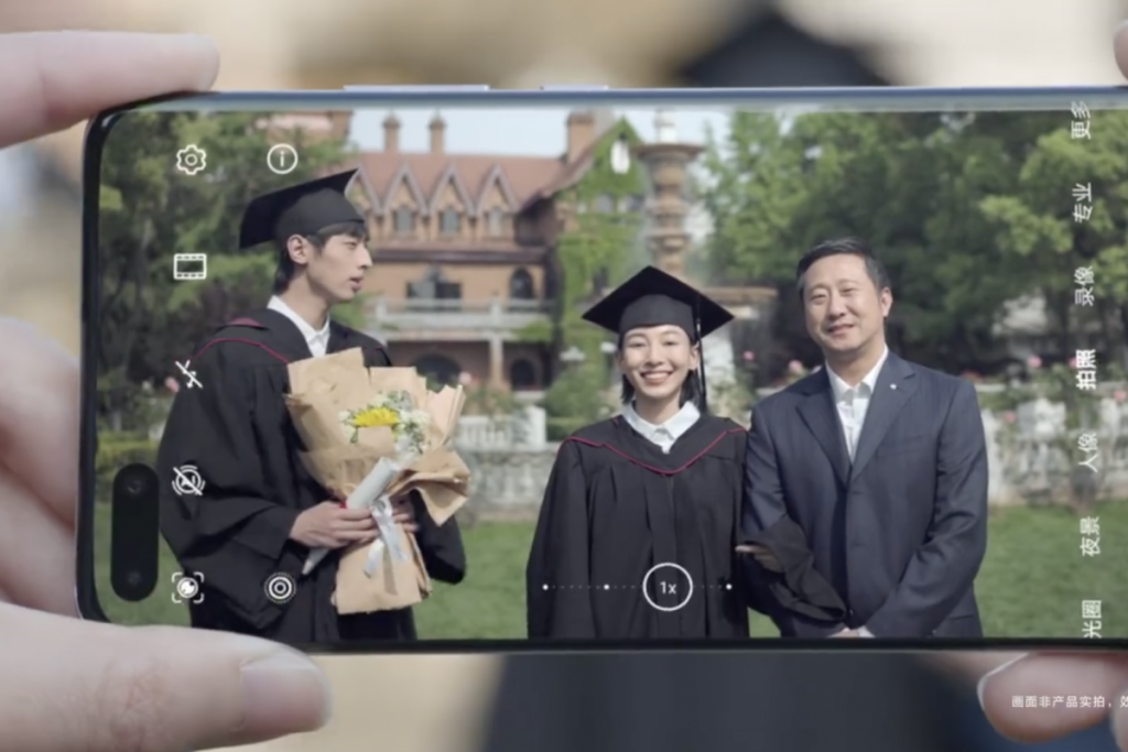 That’s one awkward picture. Image from Huawei via Weibo and South China Morning Post.