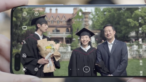 That’s one awkward picture. Image from Huawei via Weibo and South China Morning Post.