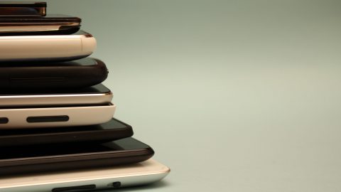 How are China’s smartphone titans reacting to the struggling market?
