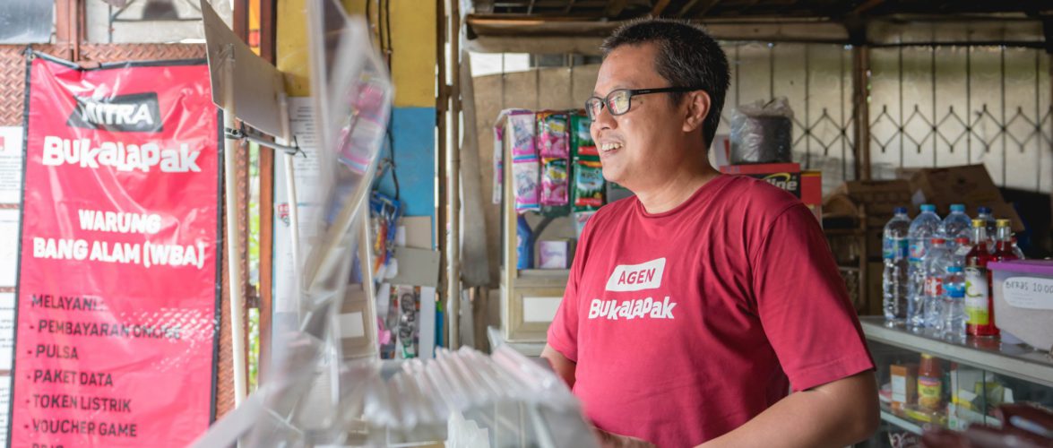 a photo of Mitra Bukalapak (source : Bukalapak)