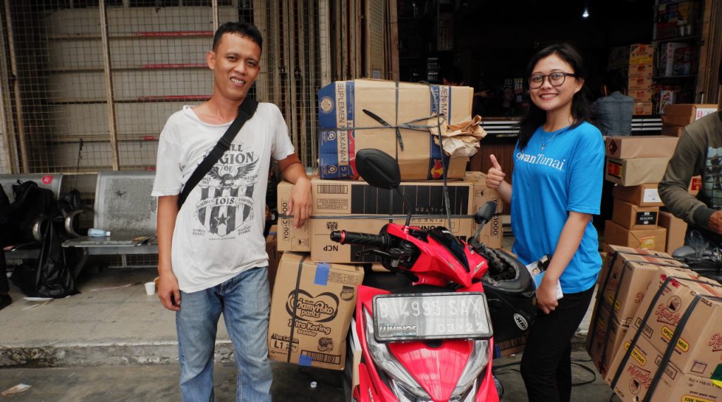 AwanTunai customer. Photo courtesy of AwanTunai.