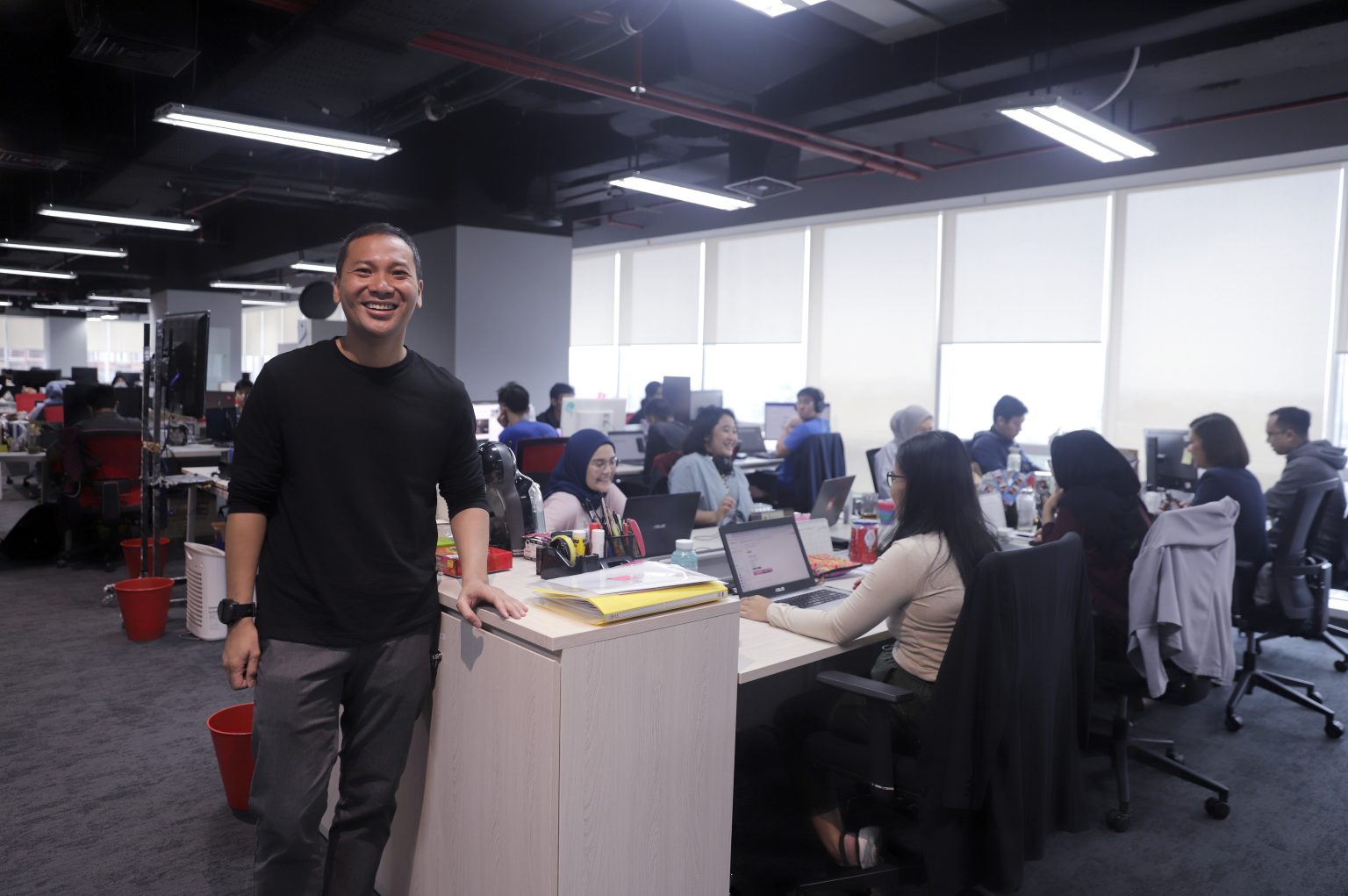 CEO Bukalapak in the new Bukalapak office (photo source : Bukalapak)