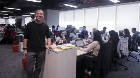 CEO Bukalapak in the new Bukalapak office (photo source : Bukalapak)