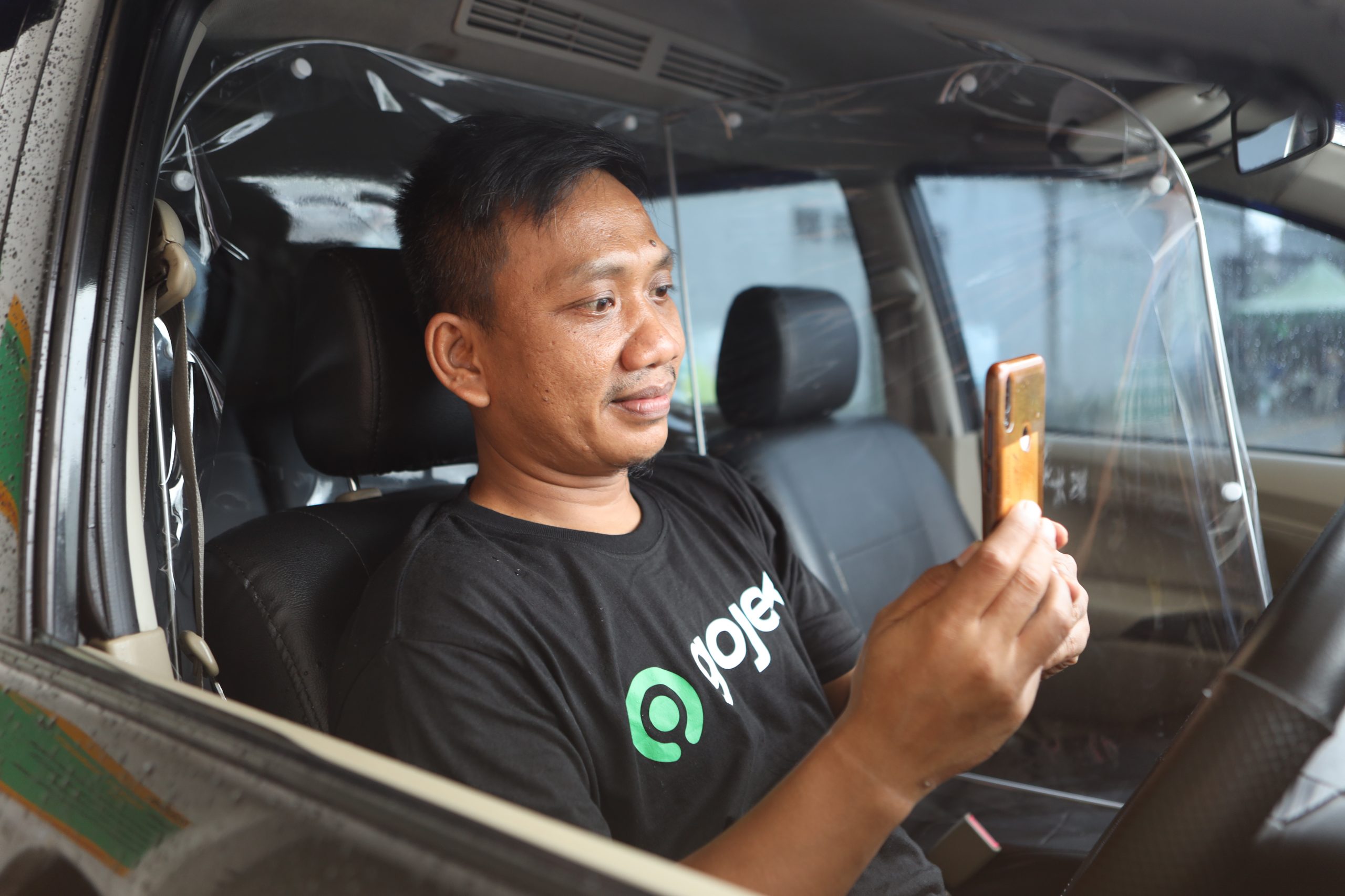 Gojek launches facial recognition login for drivers, citing hacking prevention