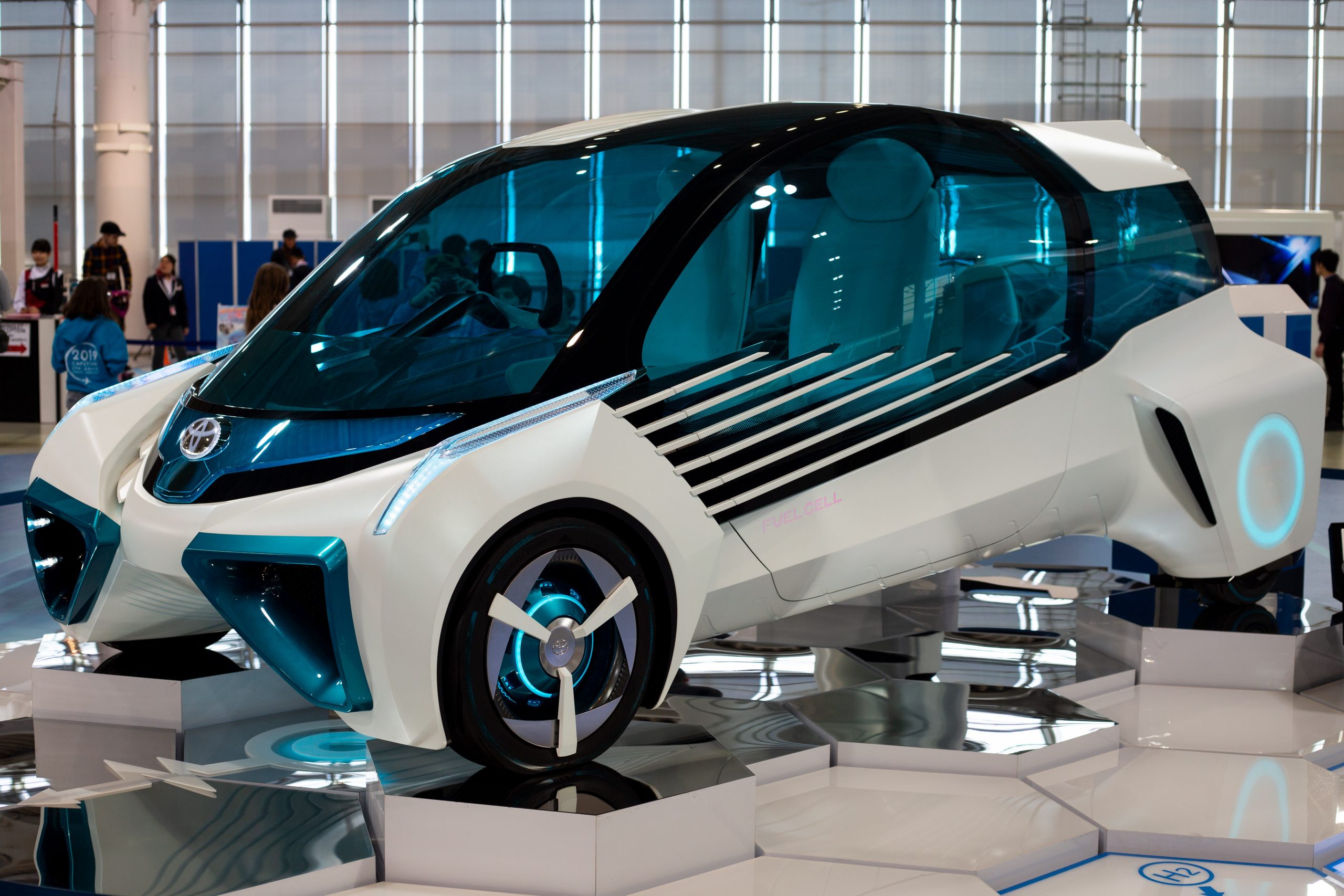 Водородные авто. Toyota hydrogen. Hydrogen fuel Cell Electric. Водородный концепт-кар Toyota FCV Plus. Fuel Cell Electric vehicle.
