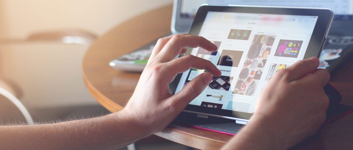 Online shopping. Source: Pixabay.