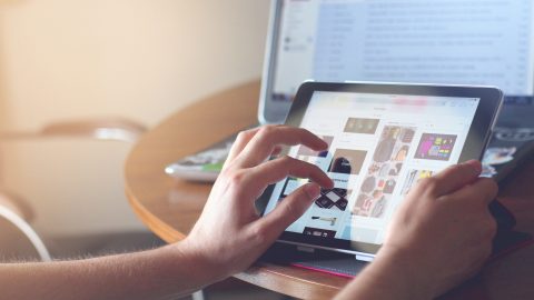 Online shopping. Source: Pixabay.