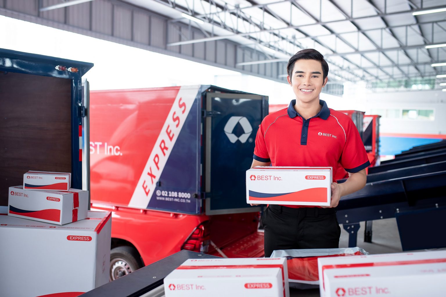One courier of Best Express