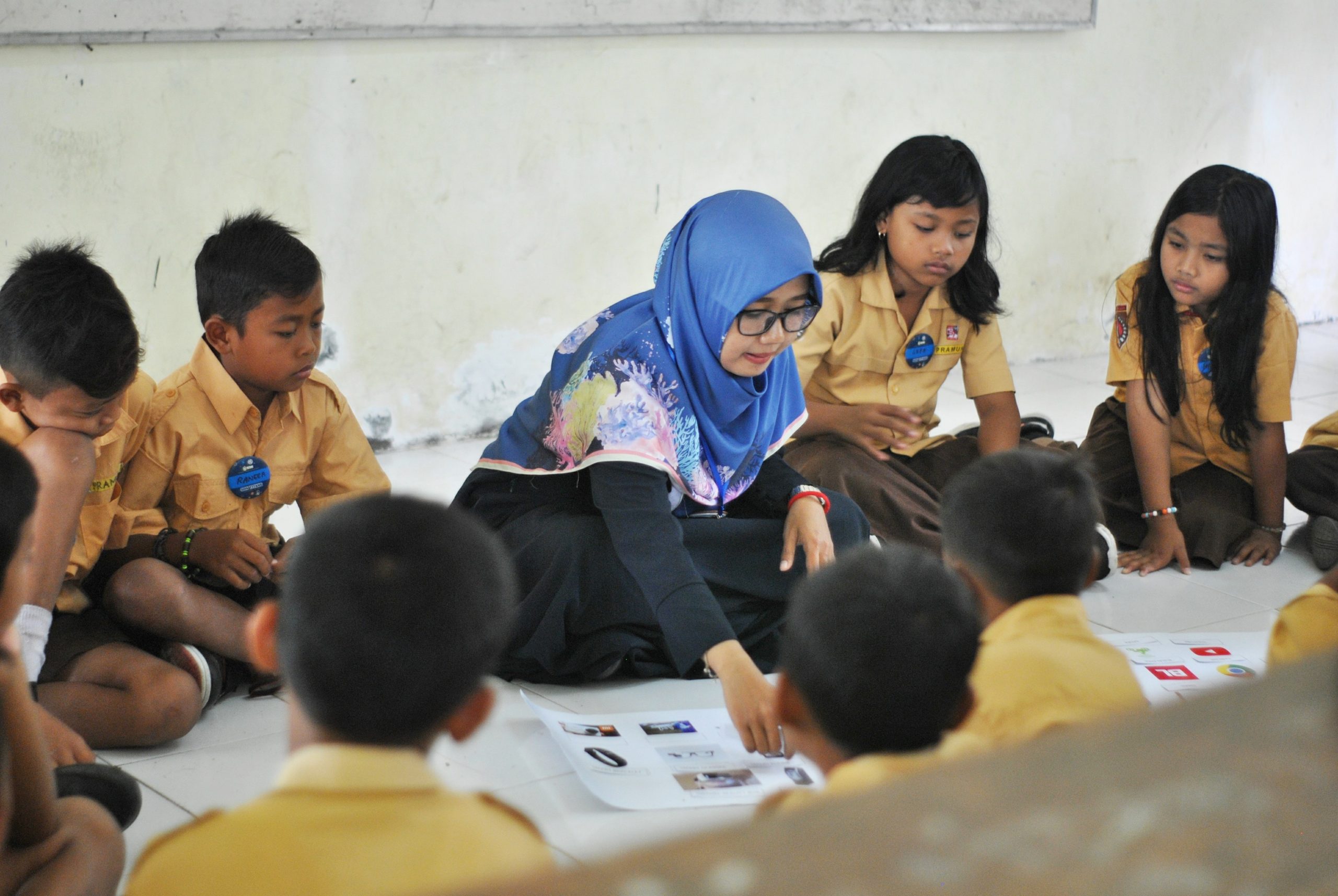 Long distance learning in Indonesia: How much can edtech startups help?