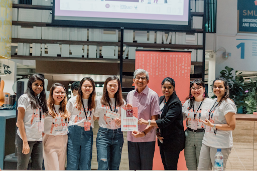 Dr Yaacob Ibrahim, a former Minister and Member of Parliament in Singapore, with a winning team from the Tech for Good Hackathon in 2019.