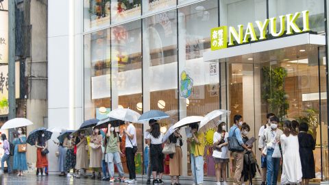 Local consumers lined up for Nayuki's first store in Japan. The Osaka shop was opened in July 4th, 2020. Photo provided by the company.