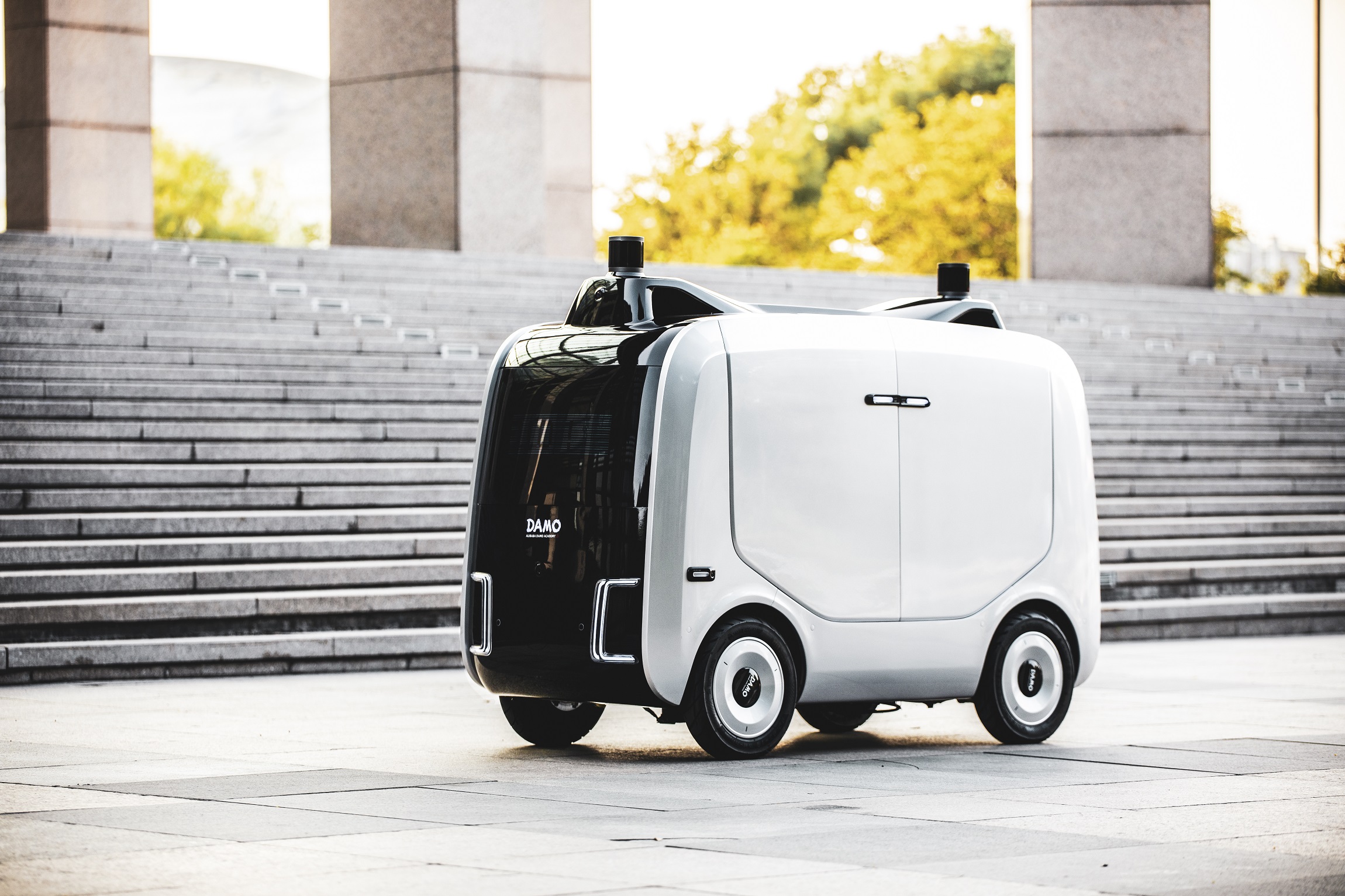 Chinese COVID lockdowns prove a big break for delivery robots