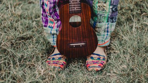 <span>Photo by <a href="https://unsplash.com/@leoruvalcabar?utm_source=unsplash&amp;utm_medium=referral&amp;utm_content=creditCopyText">leonides ruvalcabar</a> on <a href="https://unsplash.com/s/photos/ukelele?utm_source=unsplash&amp;utm_medium=referral&amp;utm_content=creditCopyText">Unsplash</a></span>