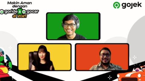 Gojek Chief Transportation Officer Raditya Wibowo (green background). Screenshot from press conference.