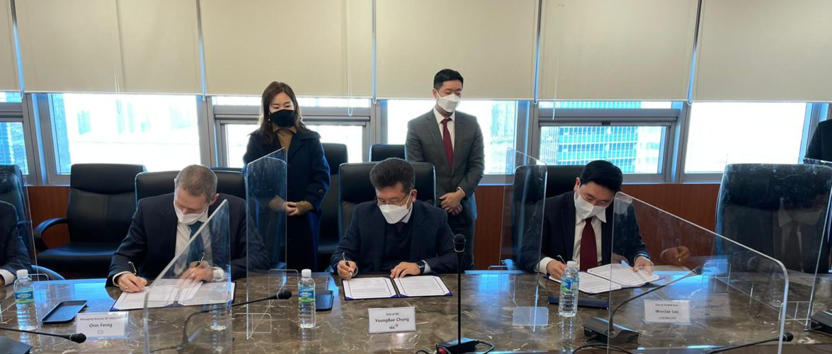 Signing ceremony (left to right): Onn Fenig, managing director, SixAI; Chung Young Bae, chairman of ISC; and Wonjae Lee, head of Asia Pacific of Yozma Group. Courtesy of SixAI and Yozma Group via NoCamels.