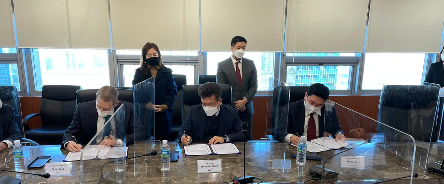 Signing ceremony (left to right): Onn Fenig, managing director, SixAI; Chung Young Bae, chairman of ISC; and Wonjae Lee, head of Asia Pacific of Yozma Group. Courtesy of SixAI and Yozma Group via NoCamels.