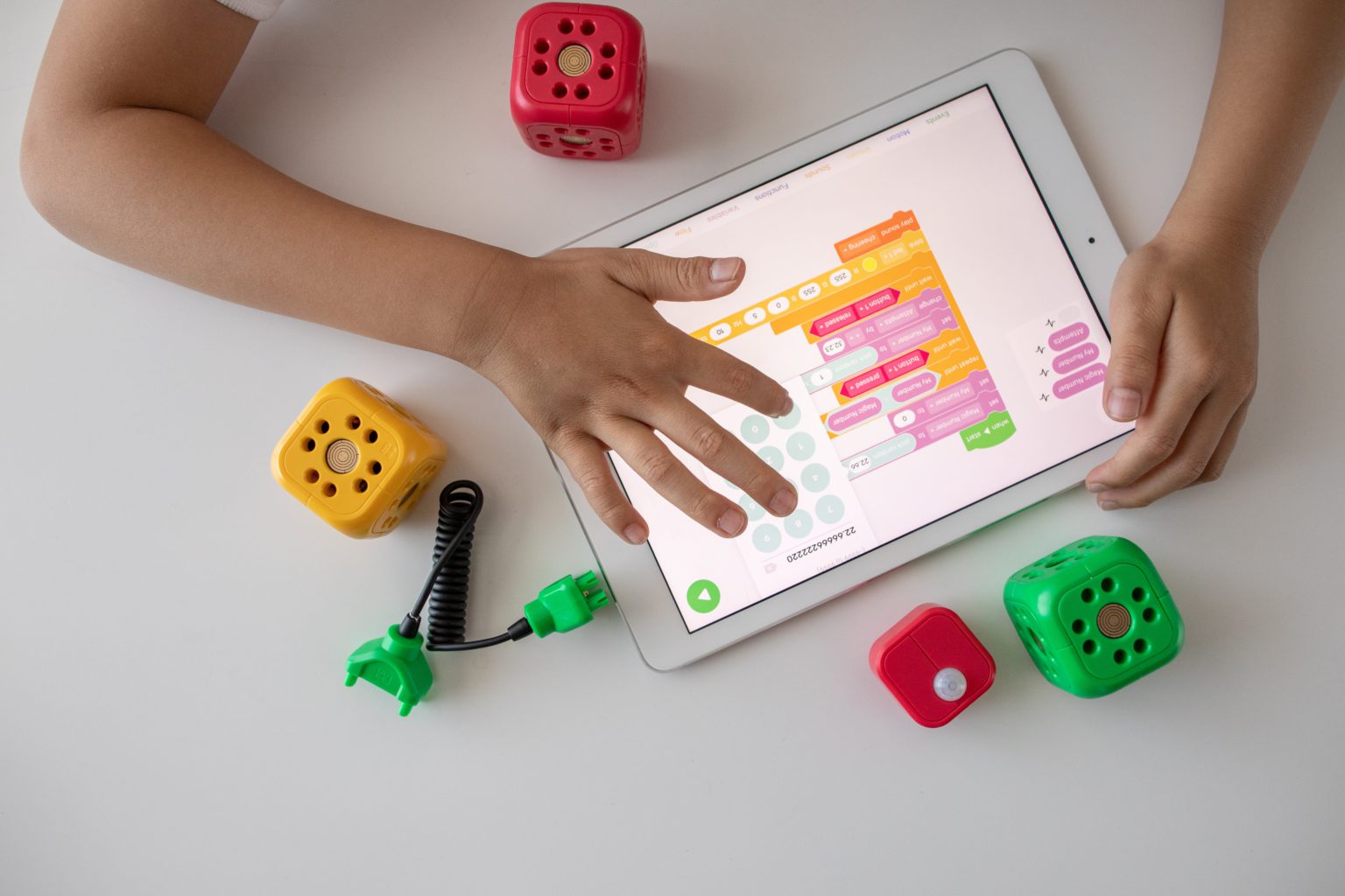Smart homeschooling will push the entire education process in school to rethink. Photo by Robo Wunderkind on Unsplash