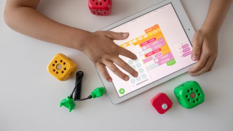 Smart homeschooling will push the entire education process in school to rethink. Photo by Robo Wunderkind on Unsplash
