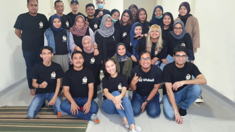 Prateek Chaturvedi
(CEO and Co-founder of KitaBeli) is seated in the front right corner,
while Ivana Tjandra (COO and Co-founder of KitaBeli) is seated front, center. Photo courtesy of KitaBeli.