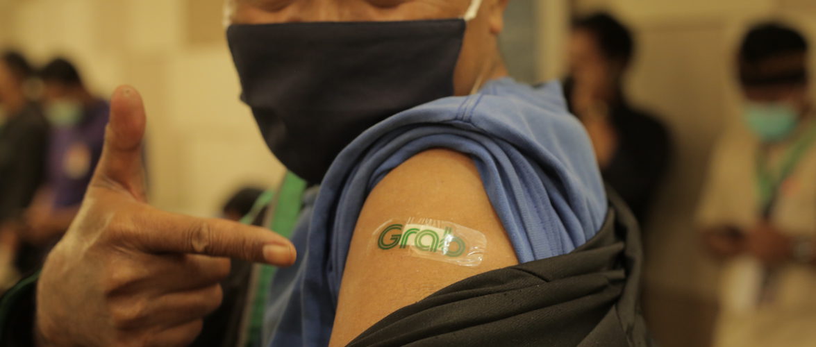 Grab cooperates with Indonesia’s health ministry on drive-through vaccine program, starting in Bali