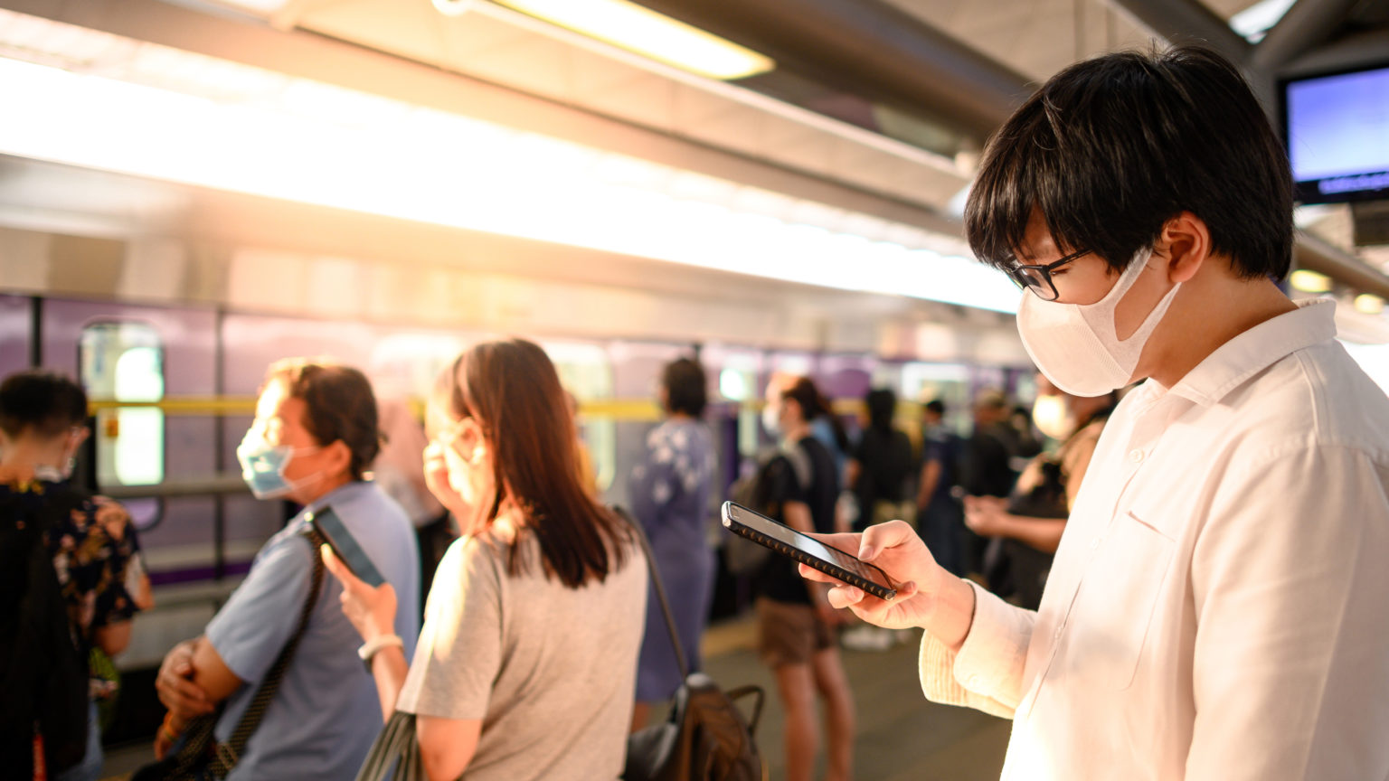 Oppo and other Chinese smartphone makers saw a significant drop in shipments in the first half of 2022.