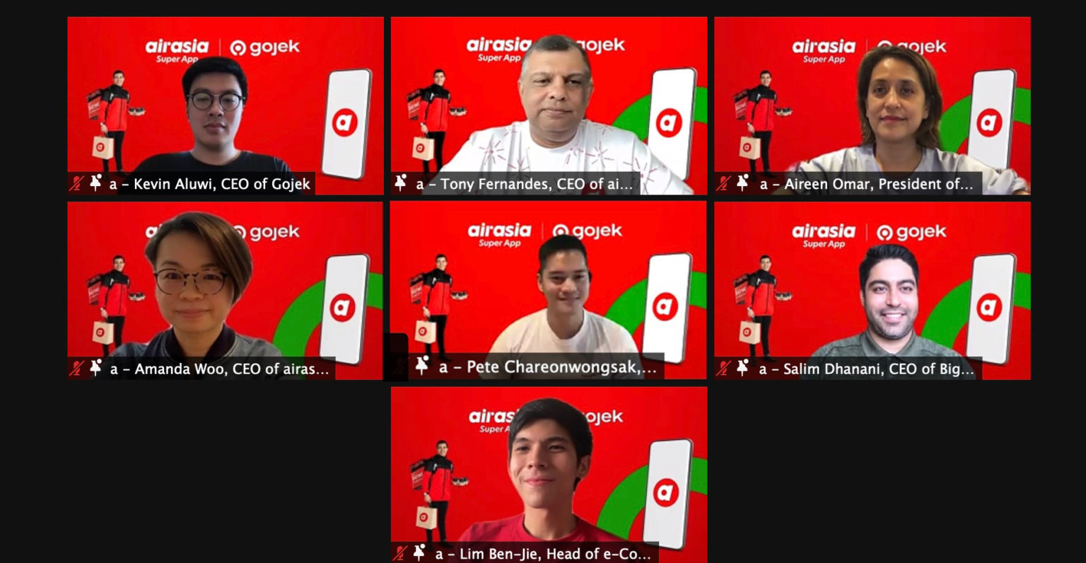 Tony Fernandes, the group CEO of AirAsia, Gojek co-founder Kevin Aluwi. Courtesy of AirAsia.