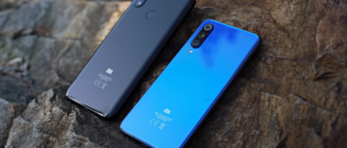 Xiaomi phones by Mareusz Tworuszka on Unsplash.