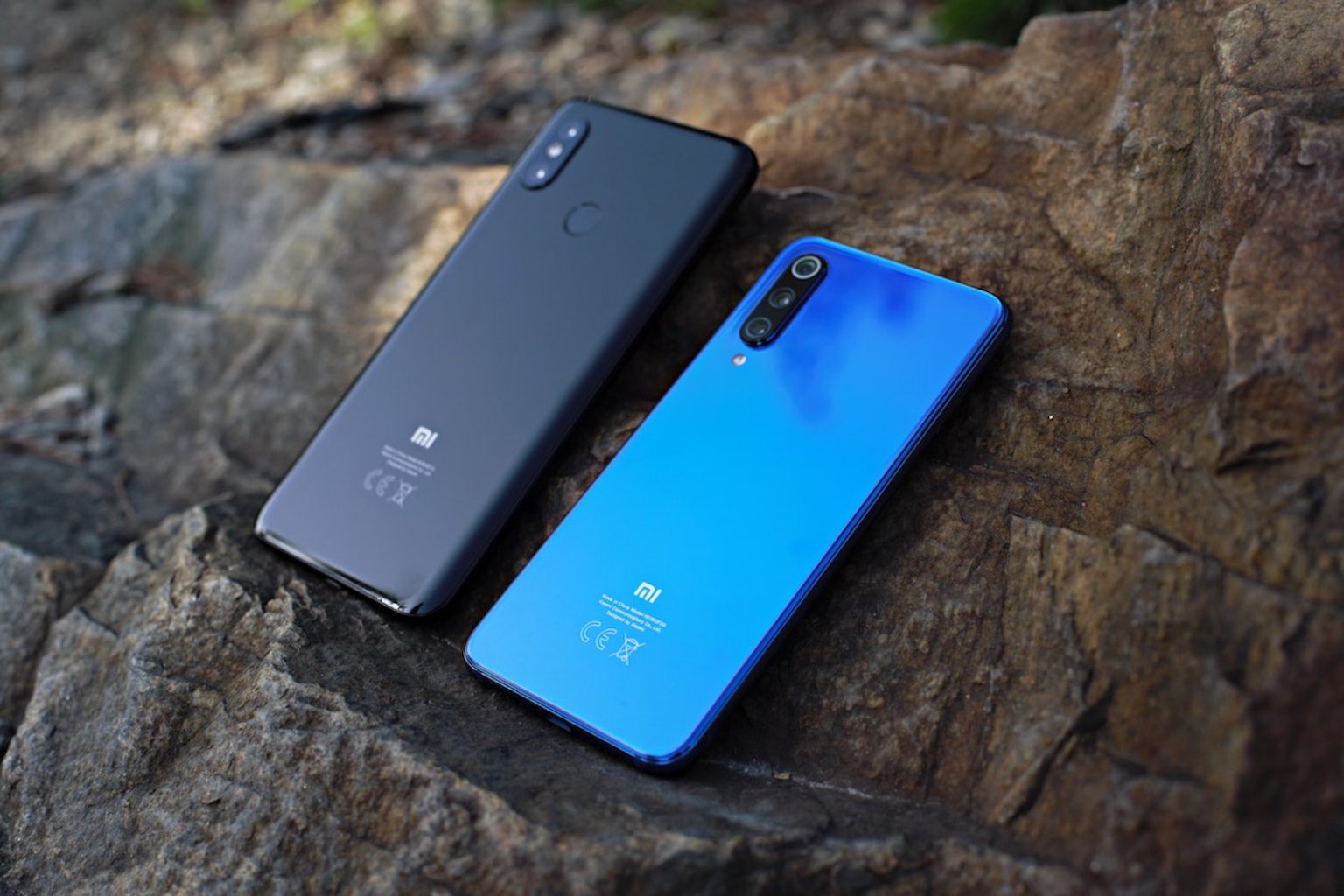 Xiaomi phones by Mareusz Tworuszka on Unsplash.