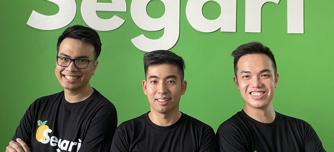 Photo of Segari’s co-founders. From left to right: Farnady Ramadhana (CTO), Farand Anugerah (COO), and Yosua Setiawan (CEO). Photo from KrASIA’s archive.