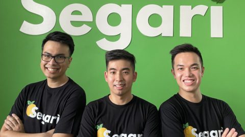 Photo of Segari’s co-founders. From left to right: Farnady Ramadhana (CTO), Farand Anugerah (COO), and Yosua Setiawan (CEO). Photo from KrASIA’s archive.